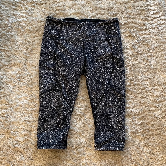 lululemon athletica Pants - Lululemon Outrun Crop Size 8
